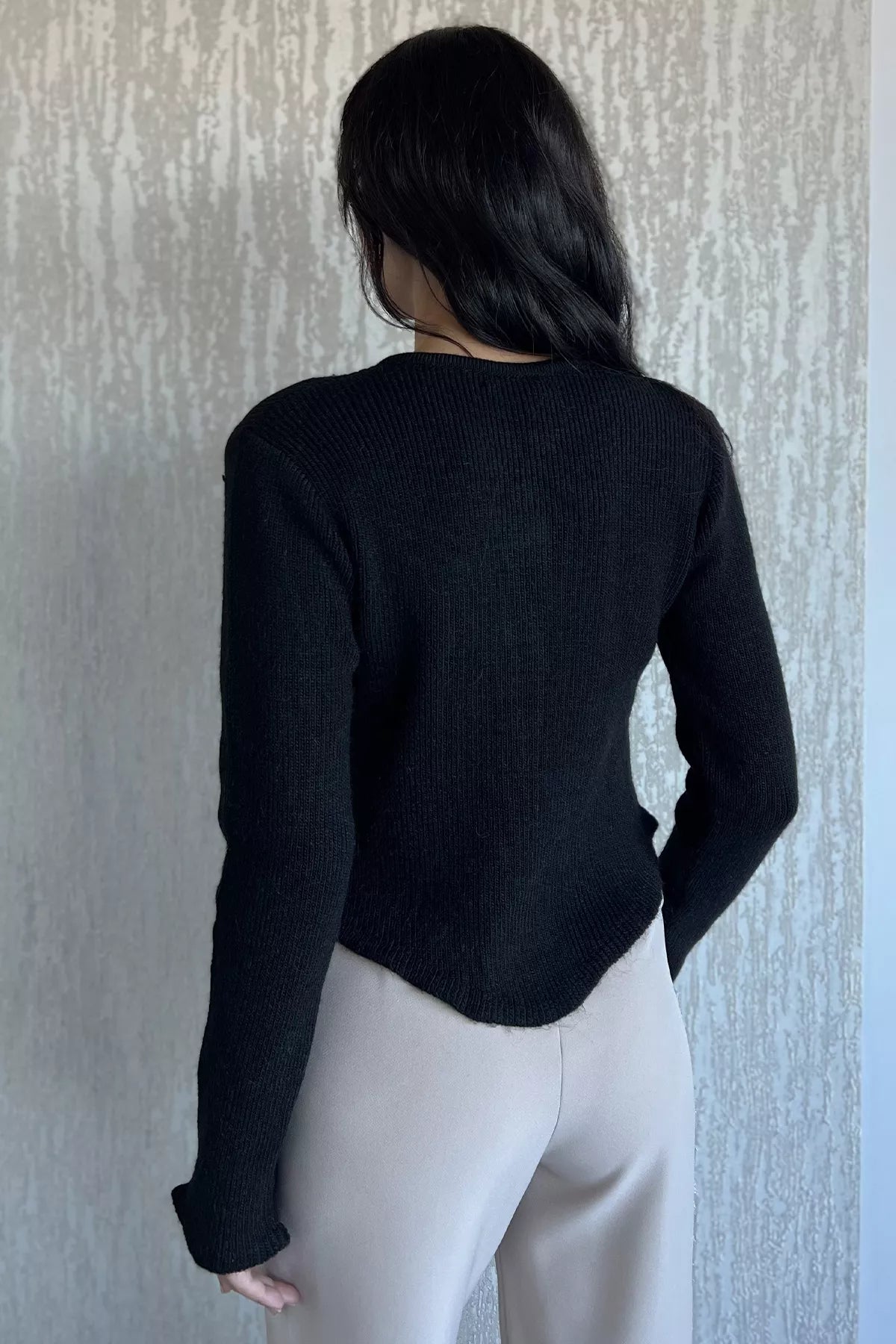 Çiçek Düğme Detaylı Triko Hırka