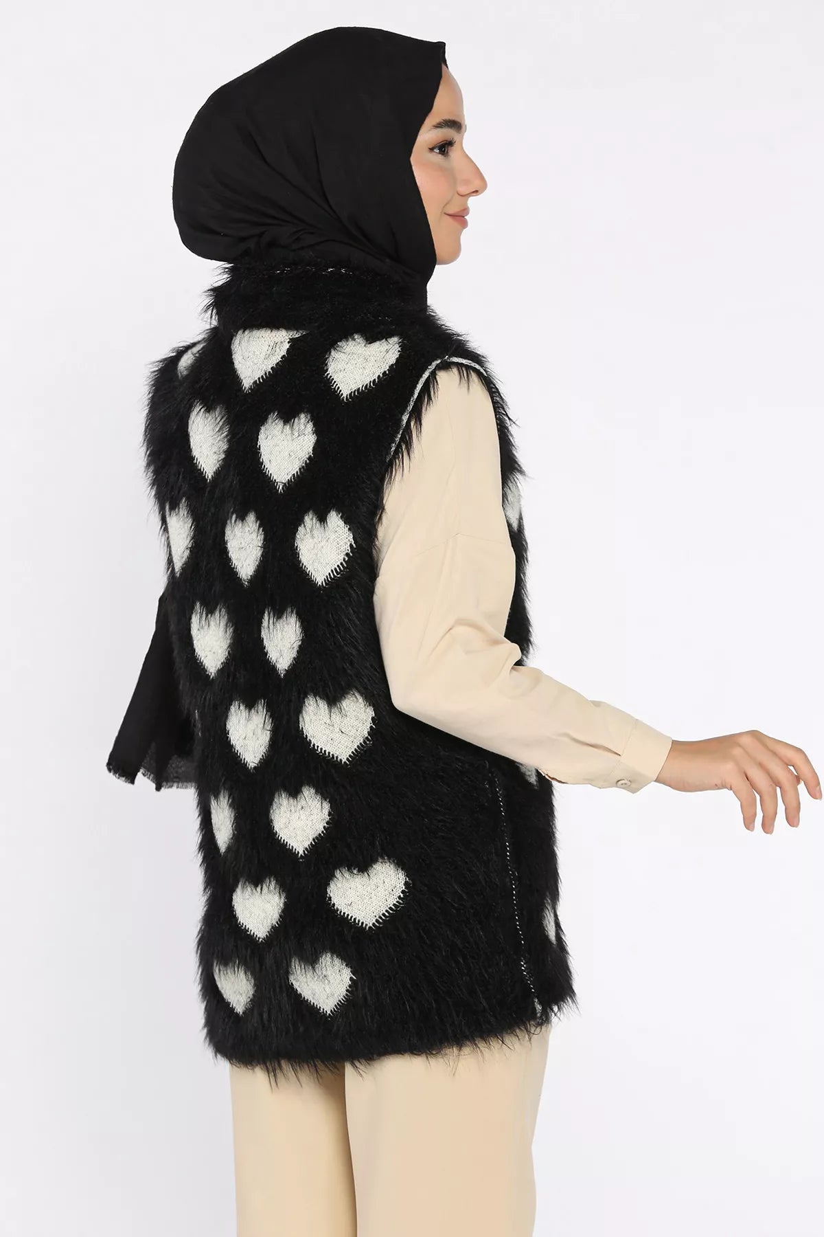 Kadın Kalpli Sakallı Triko Yelek