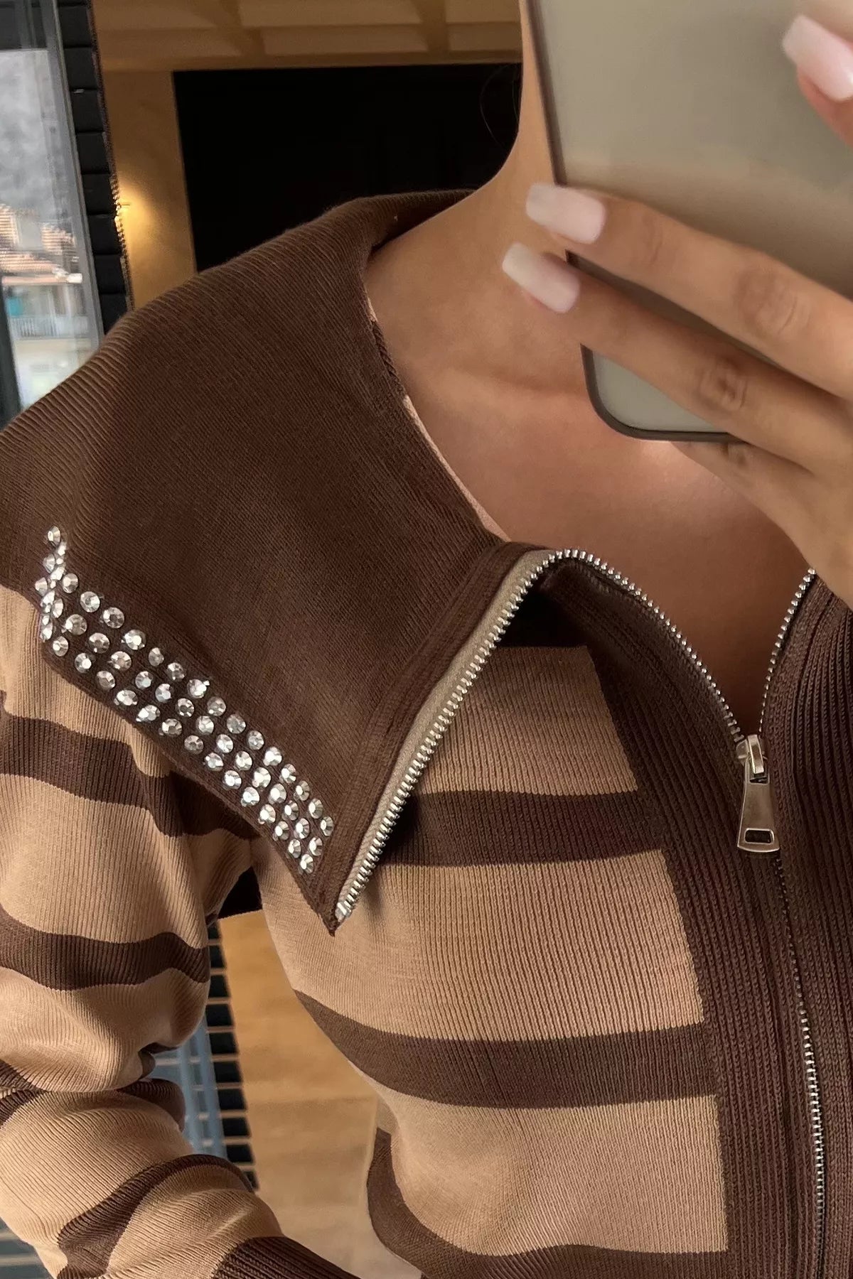 Yaka Detaylı Çizgili Triko Hırka