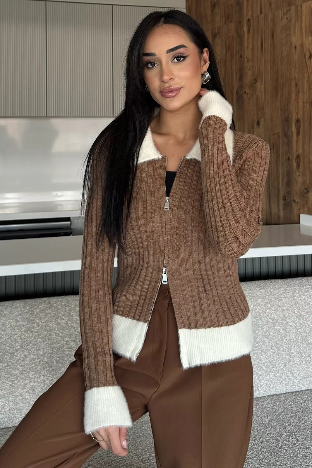 Gömlek Yaka Fermuarlı Triko Hırka