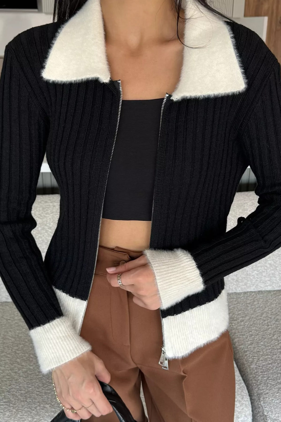 Gömlek Yaka Fermuarlı Triko Hırka