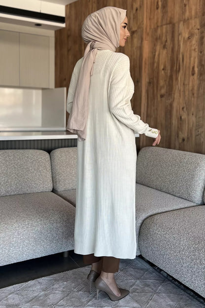 Gold Düğmeli Kendinden Çizgi Desenli Tesettür Triko Hırka