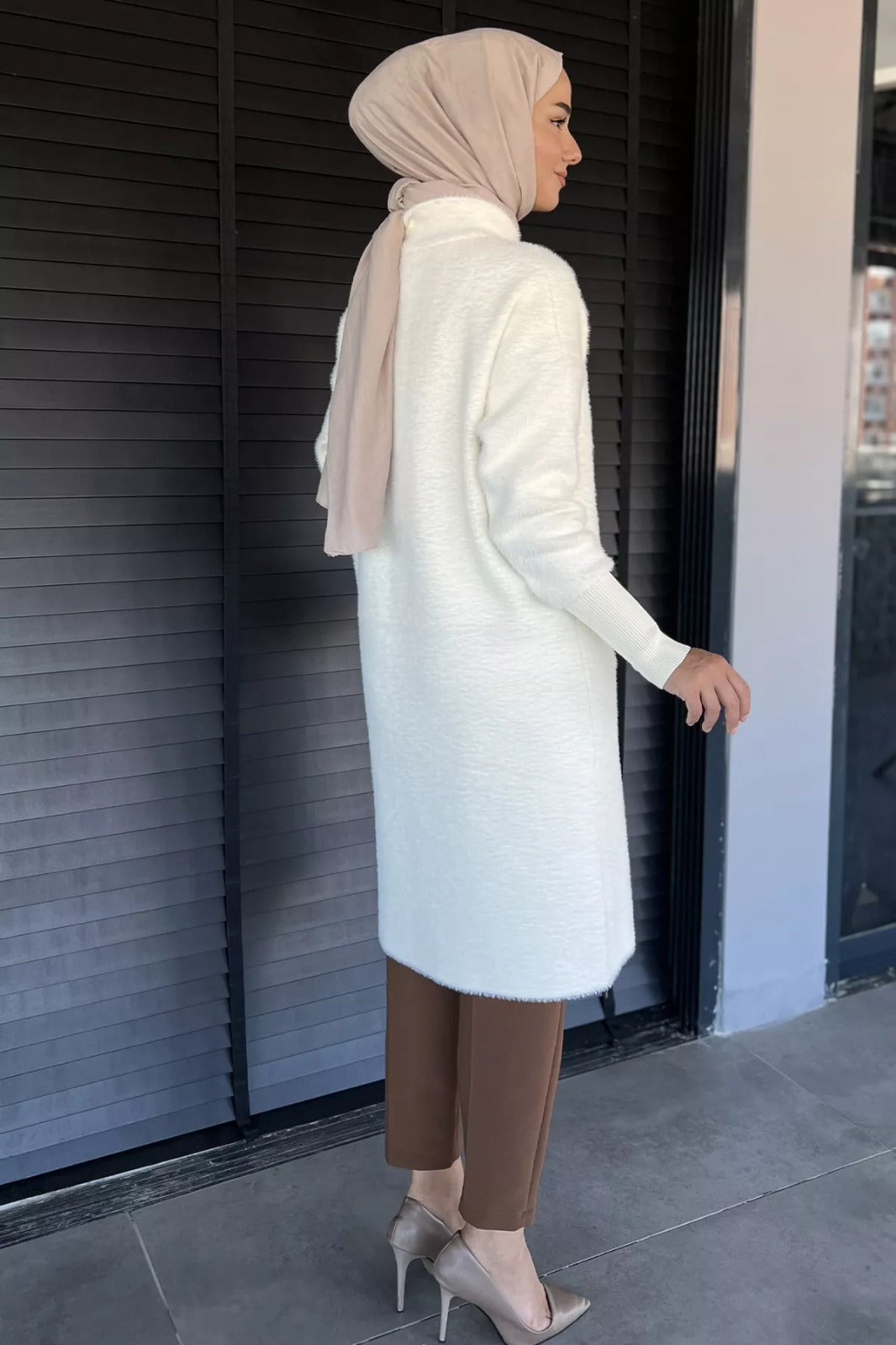 Gold Düğmeli Tesettür Yumoş Triko Hırka