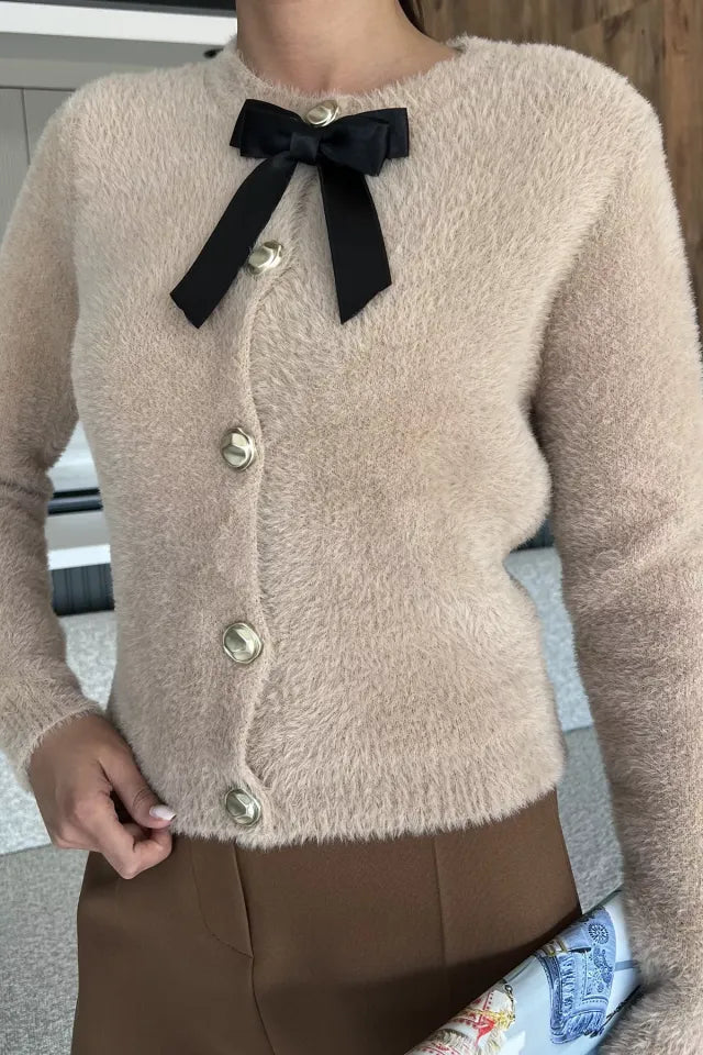 Ön Fiyonklu Sakallı Triko Ceket