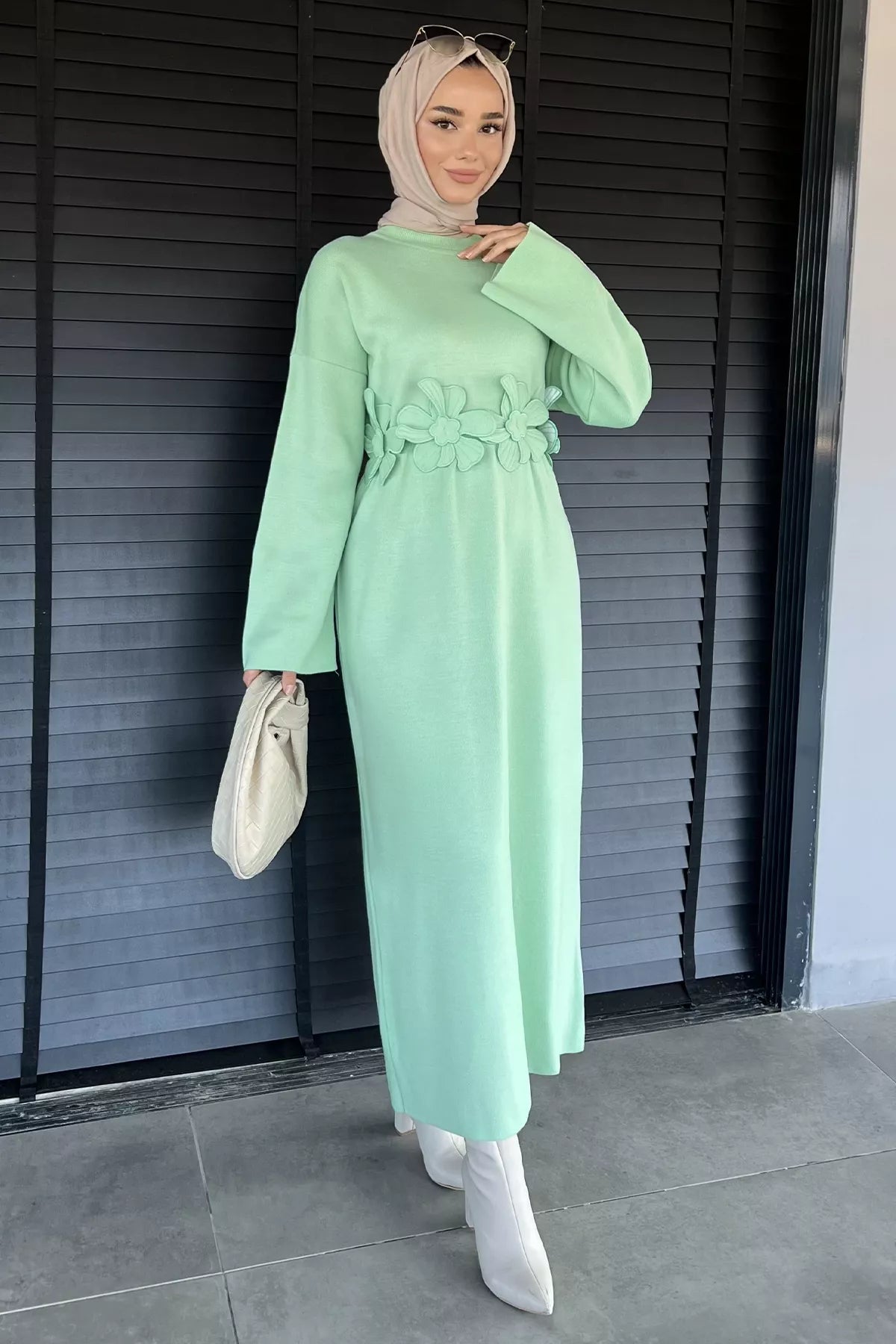 Bisiklet Yaka Çiçek Figürlü Tesettür Triko Elbise