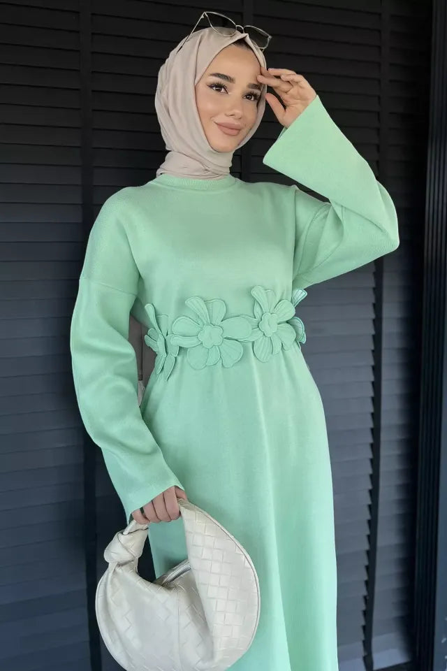 Bisiklet Yaka Çiçek Figürlü Tesettür Triko Elbise