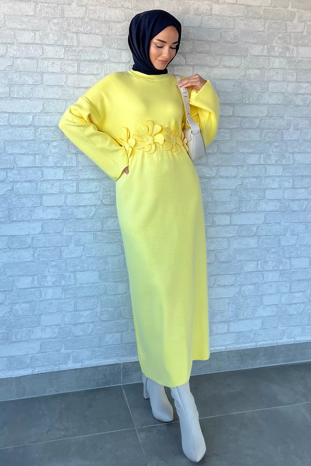 Bisiklet Yaka Çiçek Figürlü Tesettür Triko Elbise