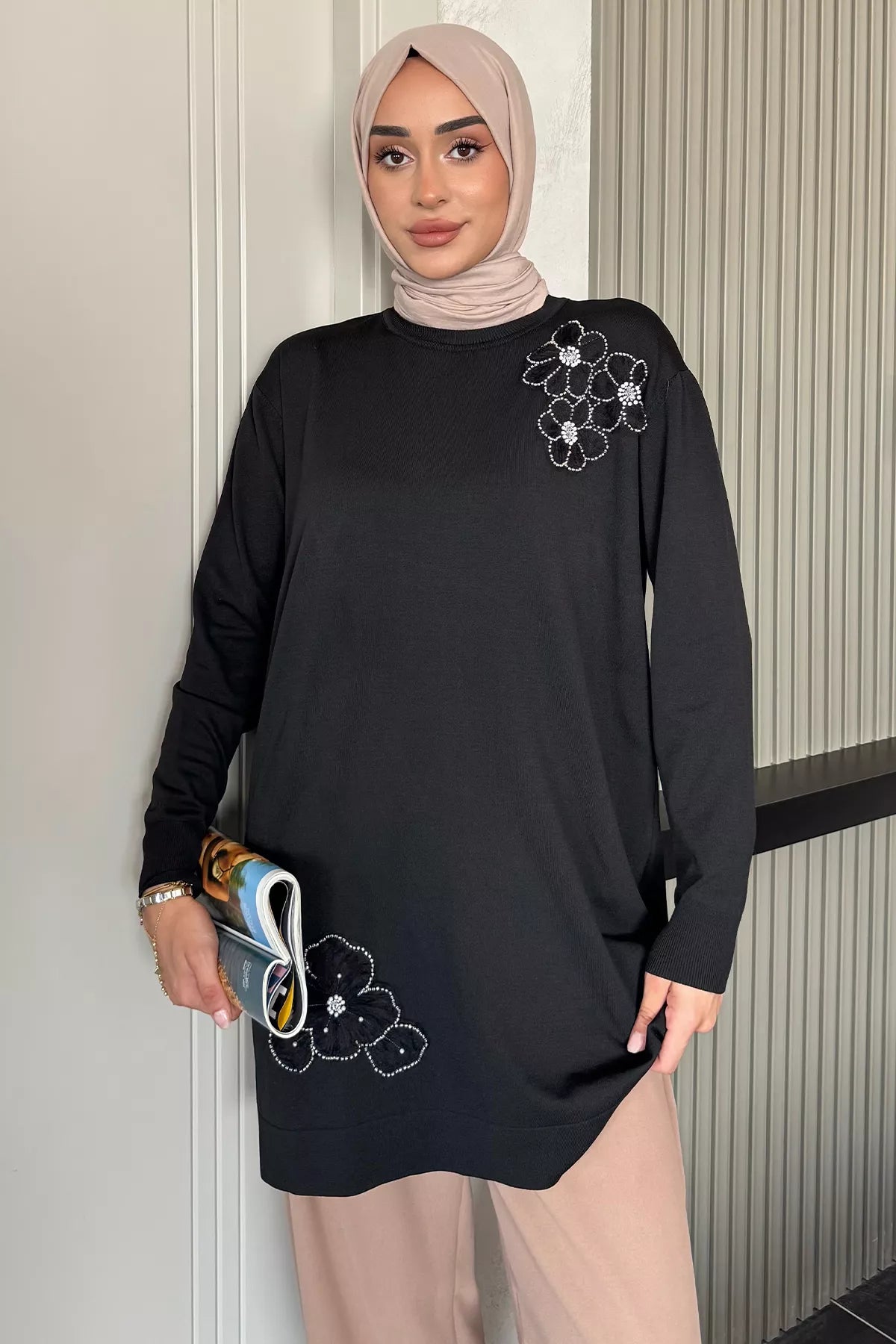 Bisiklet Yaka Çiçek Figürlü Tesettür Triko Tunik