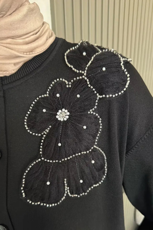 Çiçek Figürlü Ön Düğmeli Tesettür Triko Hırka