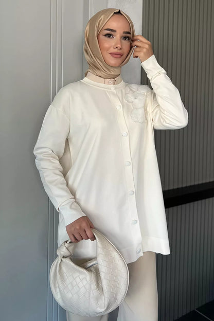 Çiçek Figürlü Ön Düğmeli Tesettür Triko Hırka