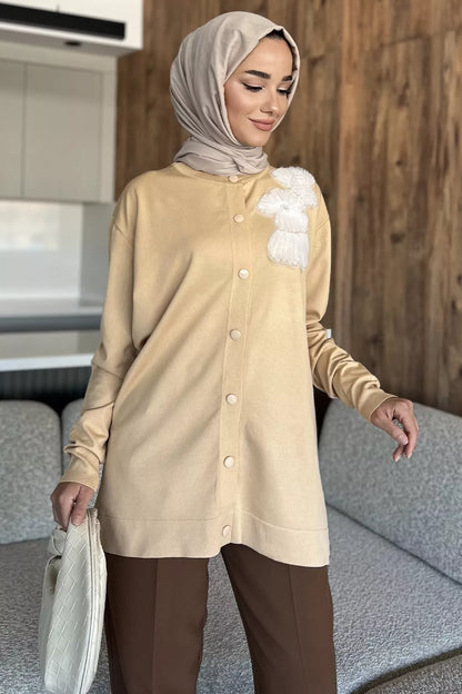 Çiçek Figürlü Ön Düğmeli Tesettür Triko Hırka
