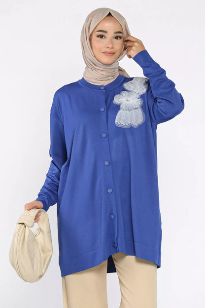 Çiçek Figürlü Ön Düğmeli Tesettür Triko Hırka