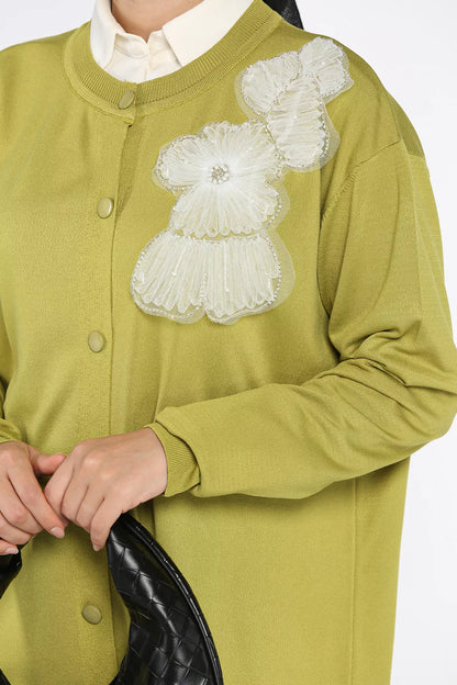 Çiçek Figürlü Ön Düğmeli Tesettür Triko Hırka