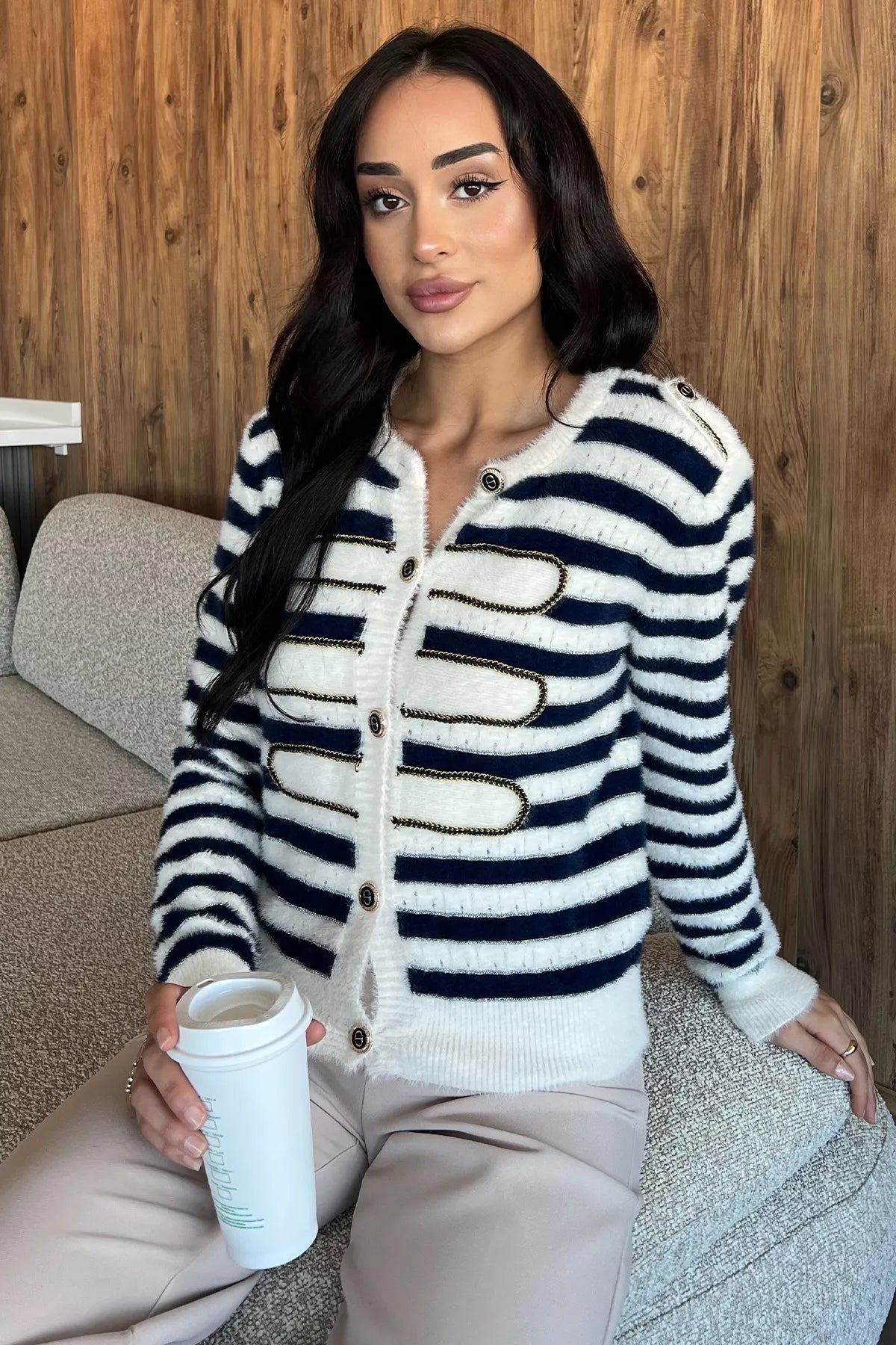 Çizgili Yumoş Triko Hırka