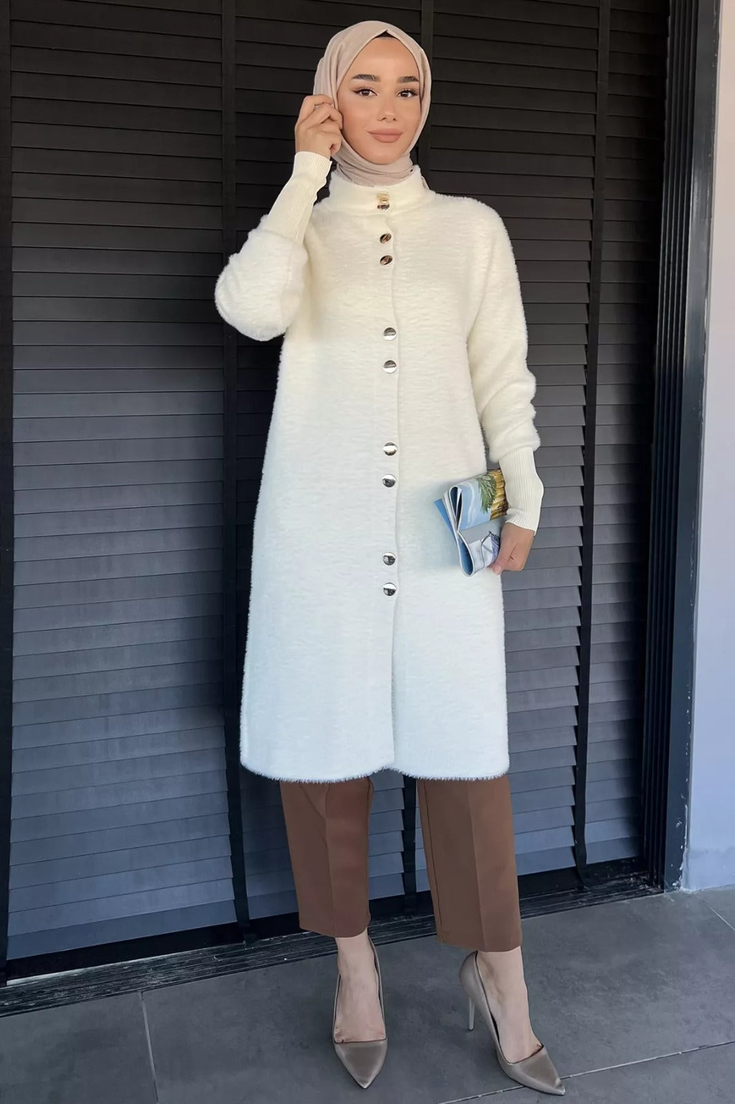 Gold Düğmeli Tesettür Yumoş Triko Hırka