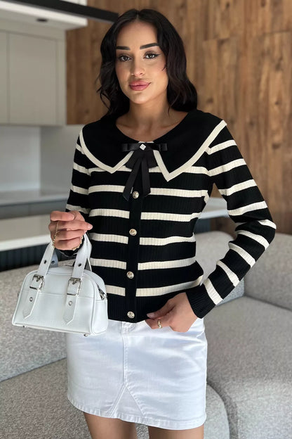 Fiyonklu Sahte Düğmeli Triko Bluz