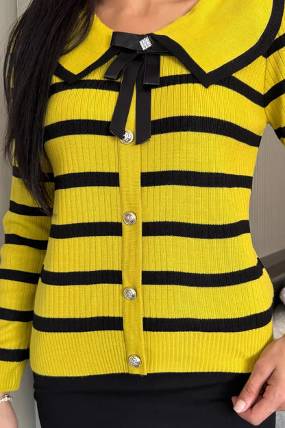 Fiyonklu Sahte Düğmeli Triko Bluz