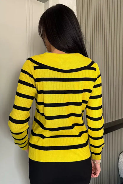 Fiyonklu Sahte Düğmeli Triko Bluz