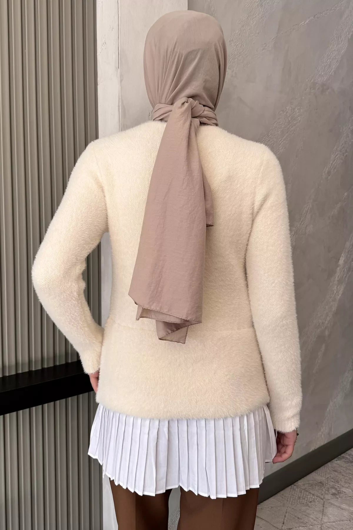 İnci Ve Taş İşlemeli Garnili Yumoş Tesettür Triko Kazak