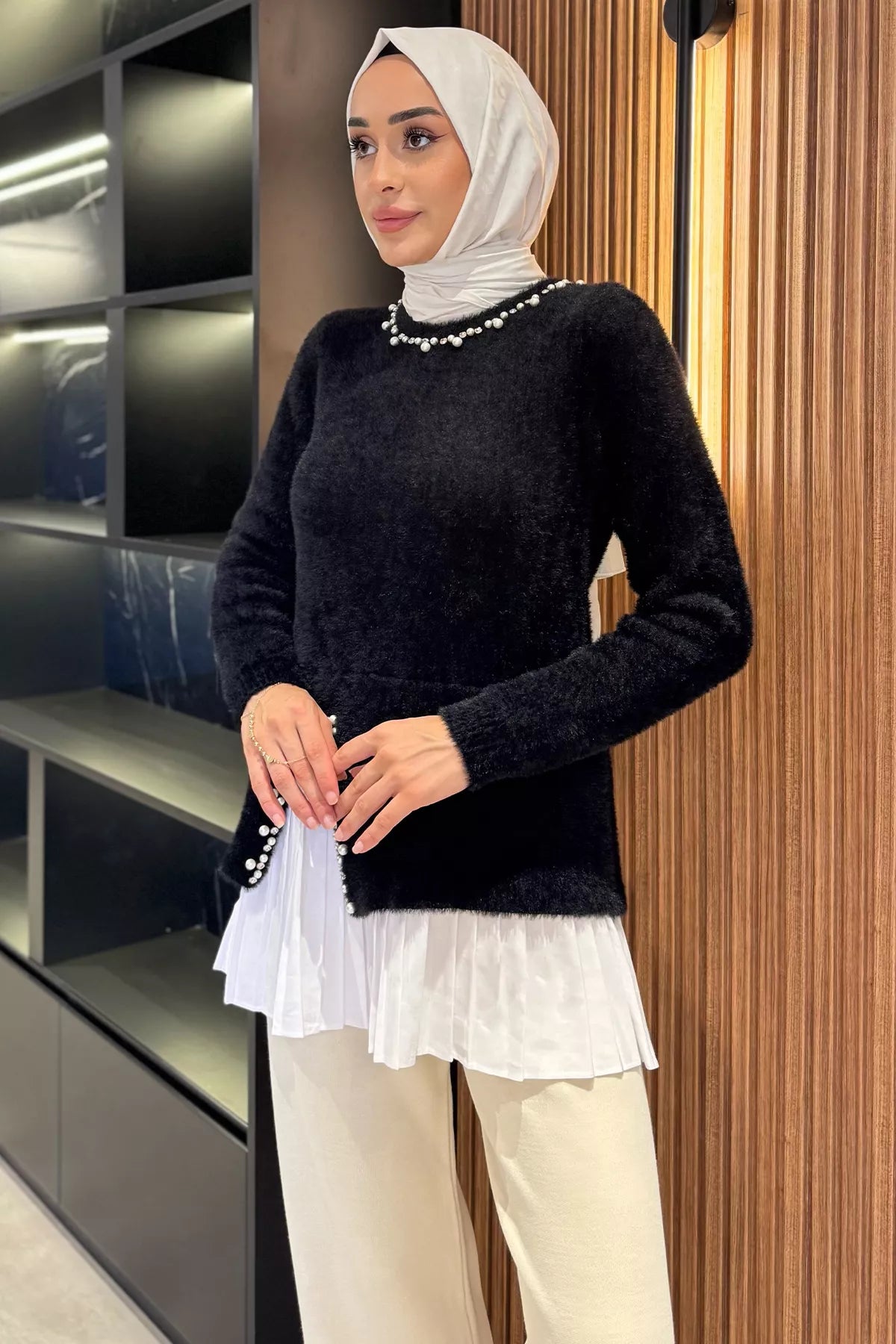 İnci Ve Taş İşlemeli Garnili Yumoş Tesettür Triko Kazak