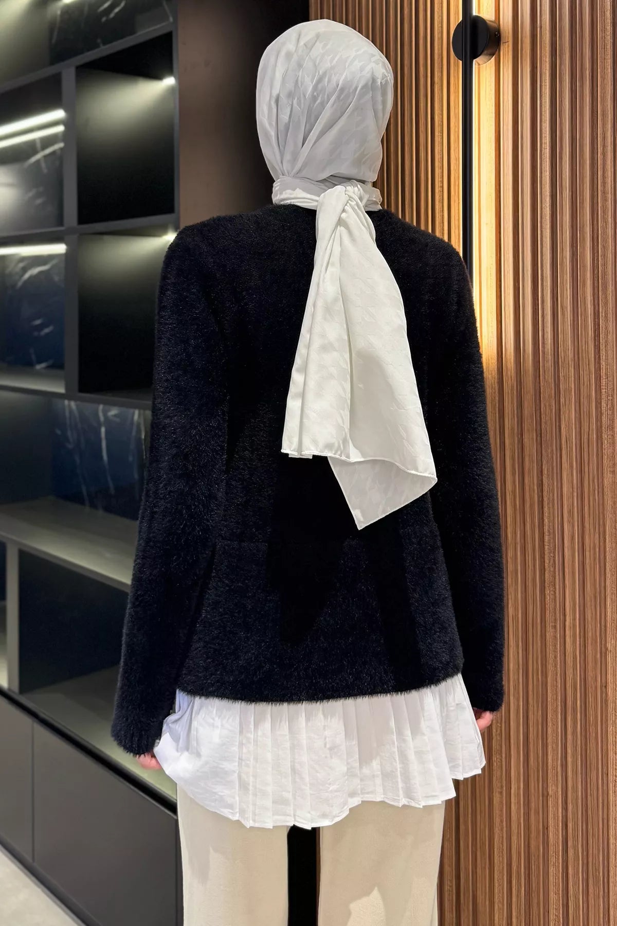 İnci Ve Taş İşlemeli Garnili Yumoş Tesettür Triko Kazak