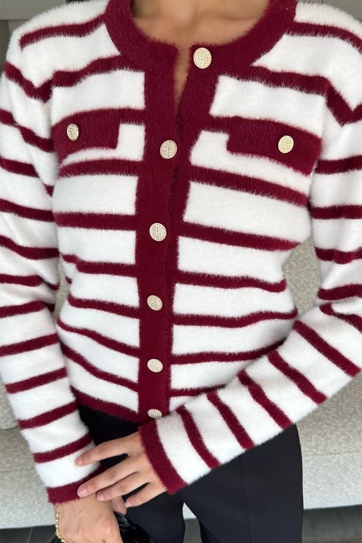Kadın Çizgi Desenli Gold Düğmeli Yumoş Triko Ceket