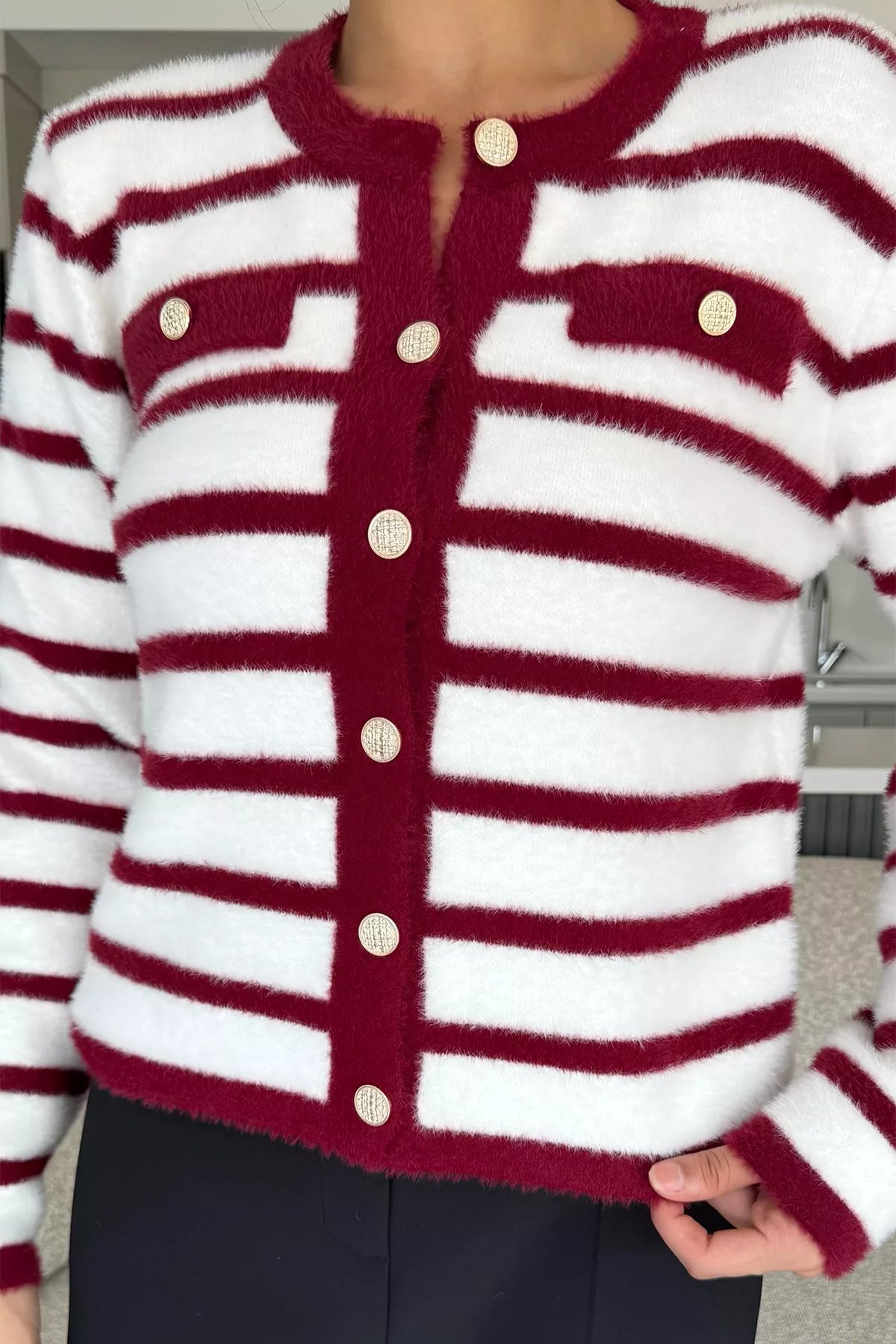 Kadın Çizgi Desenli Gold Düğmeli Yumoş Triko Ceket