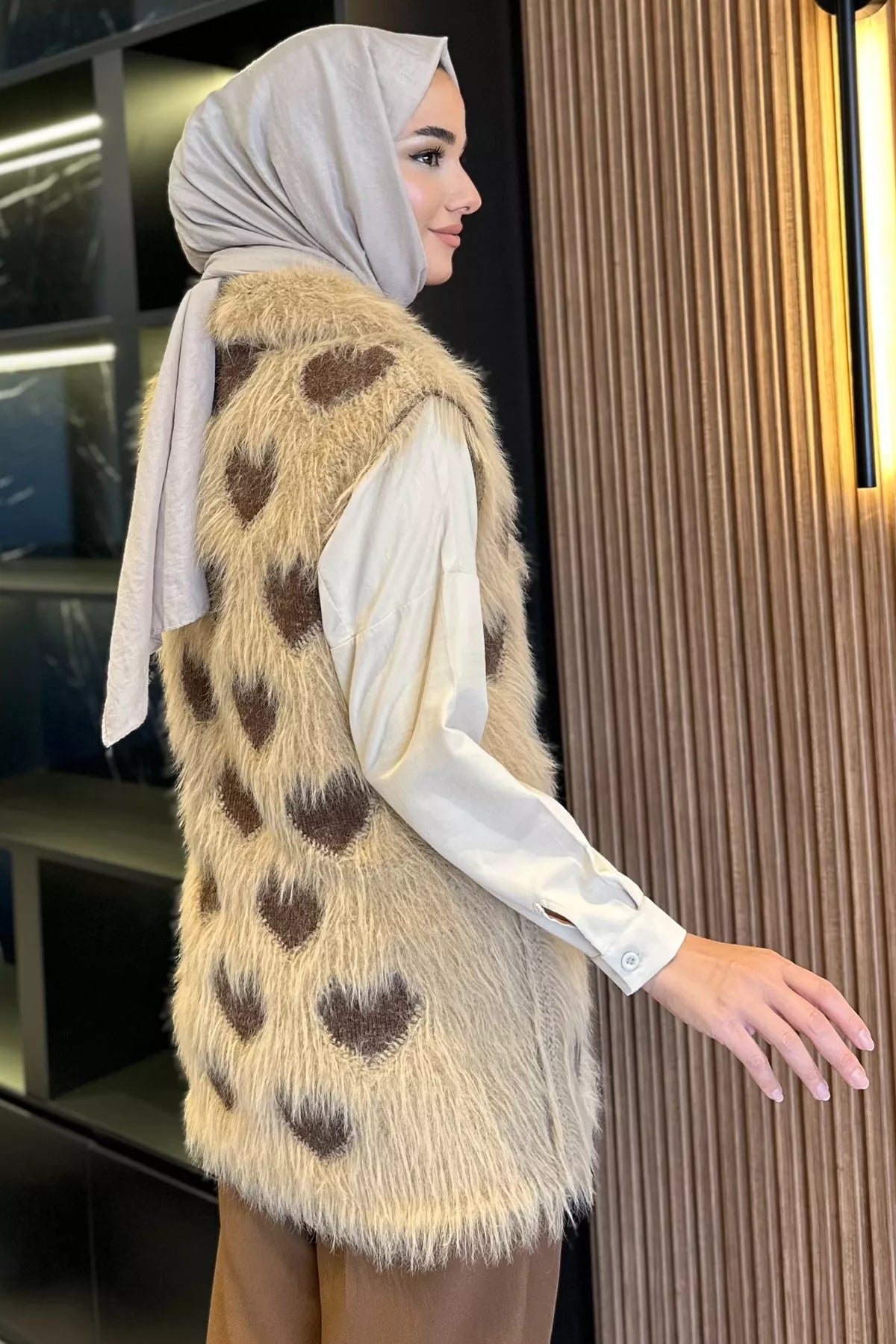 Kadın Kalpli Sakallı Triko Yelek