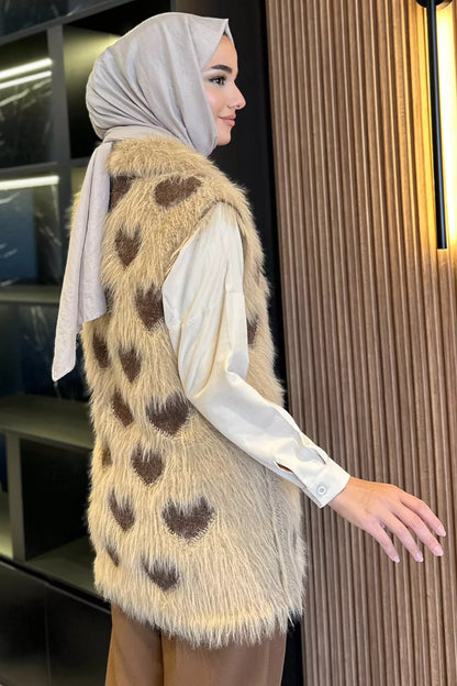 Kadın Kalpli Sakallı Triko Yelek