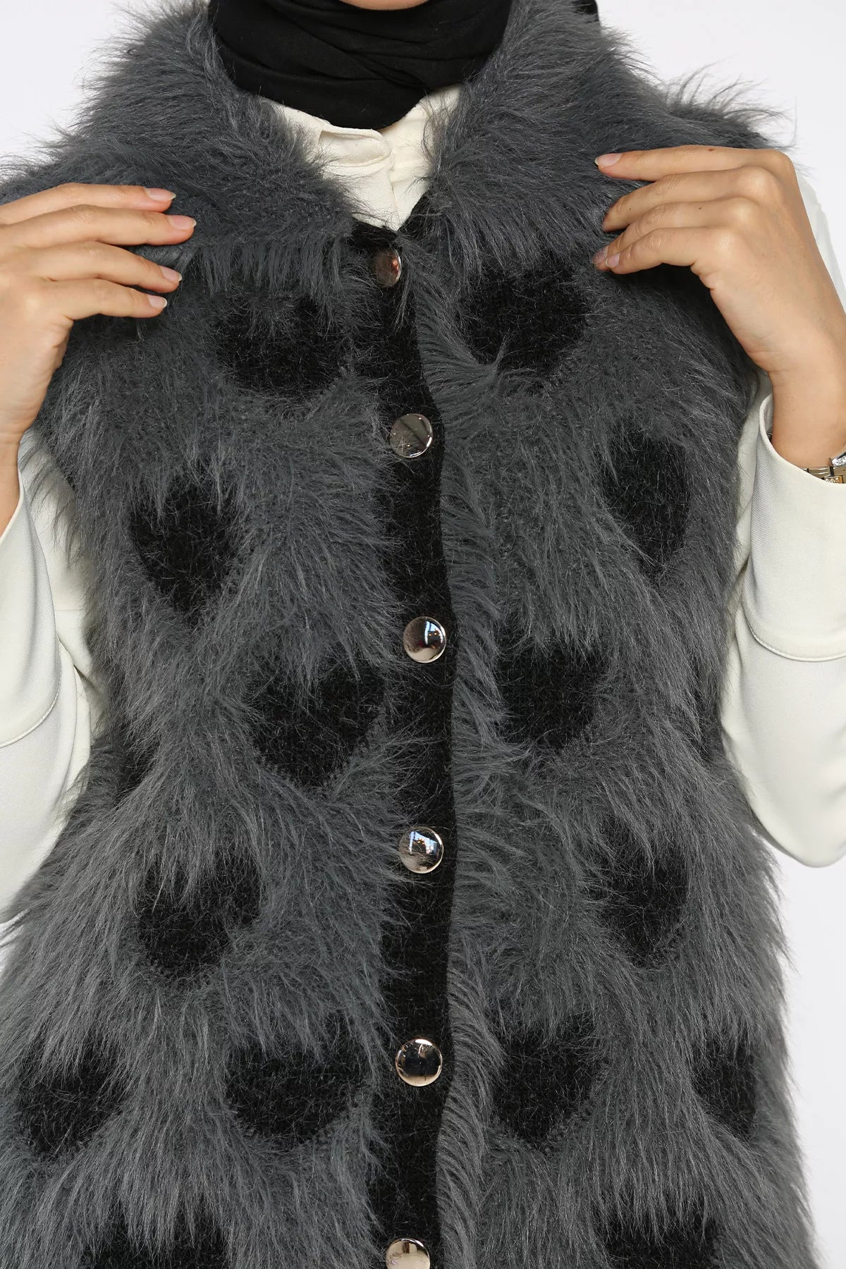 Kadın Kalpli Sakallı Triko Yelek