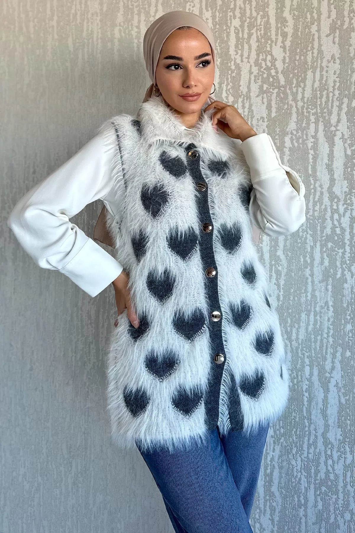 Kadın Kalpli Sakallı Triko Yelek