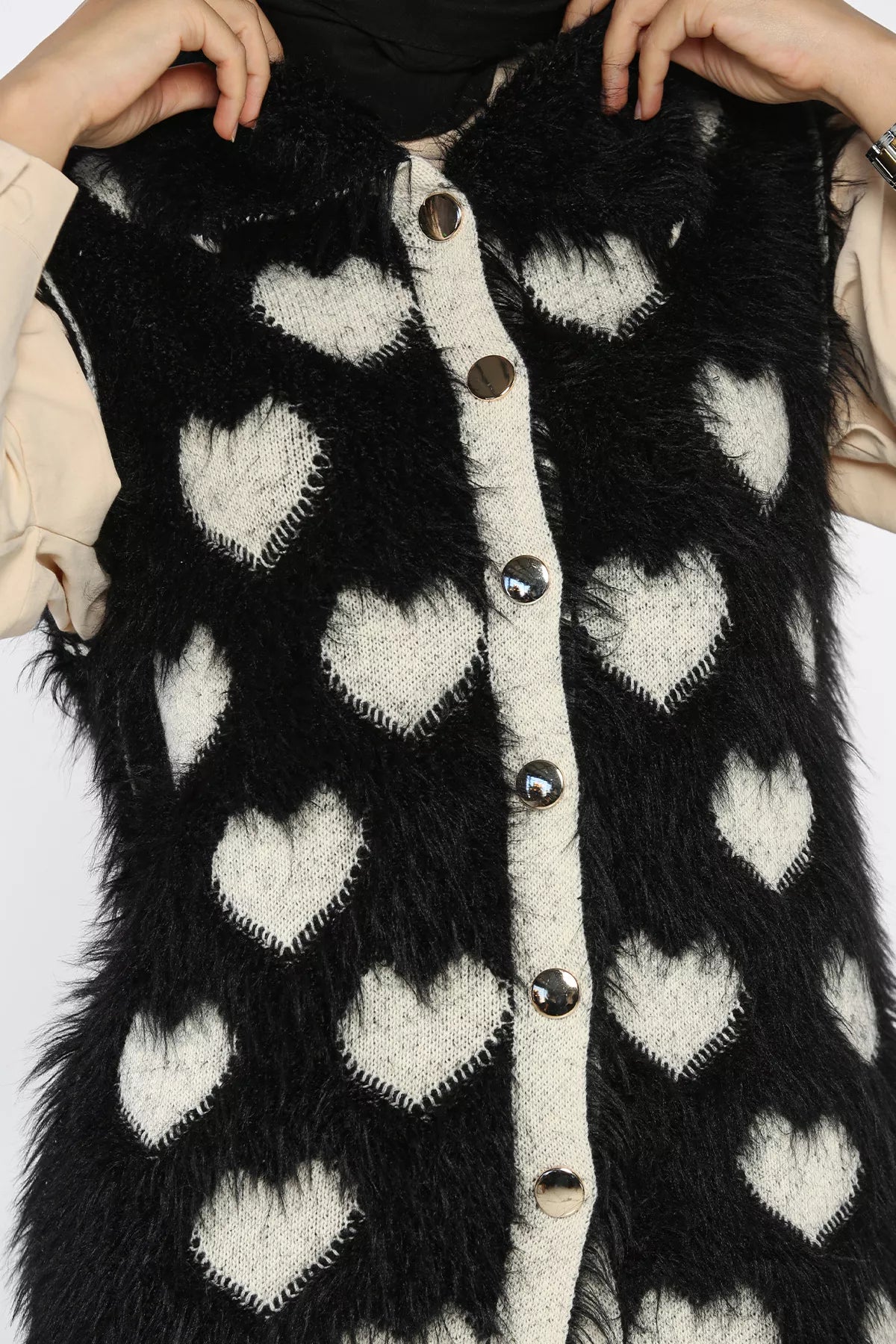 Kadın Kalpli Sakallı Triko Yelek