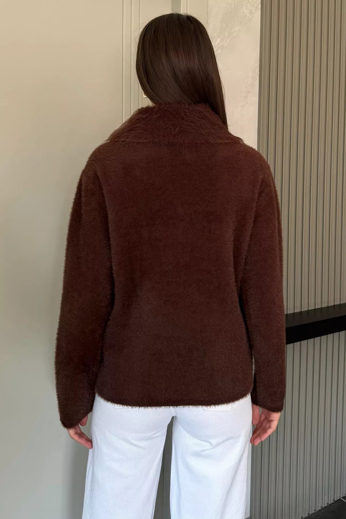 Kadın Peluş Yaka Çift Cepli Yumoş Triko Ceket