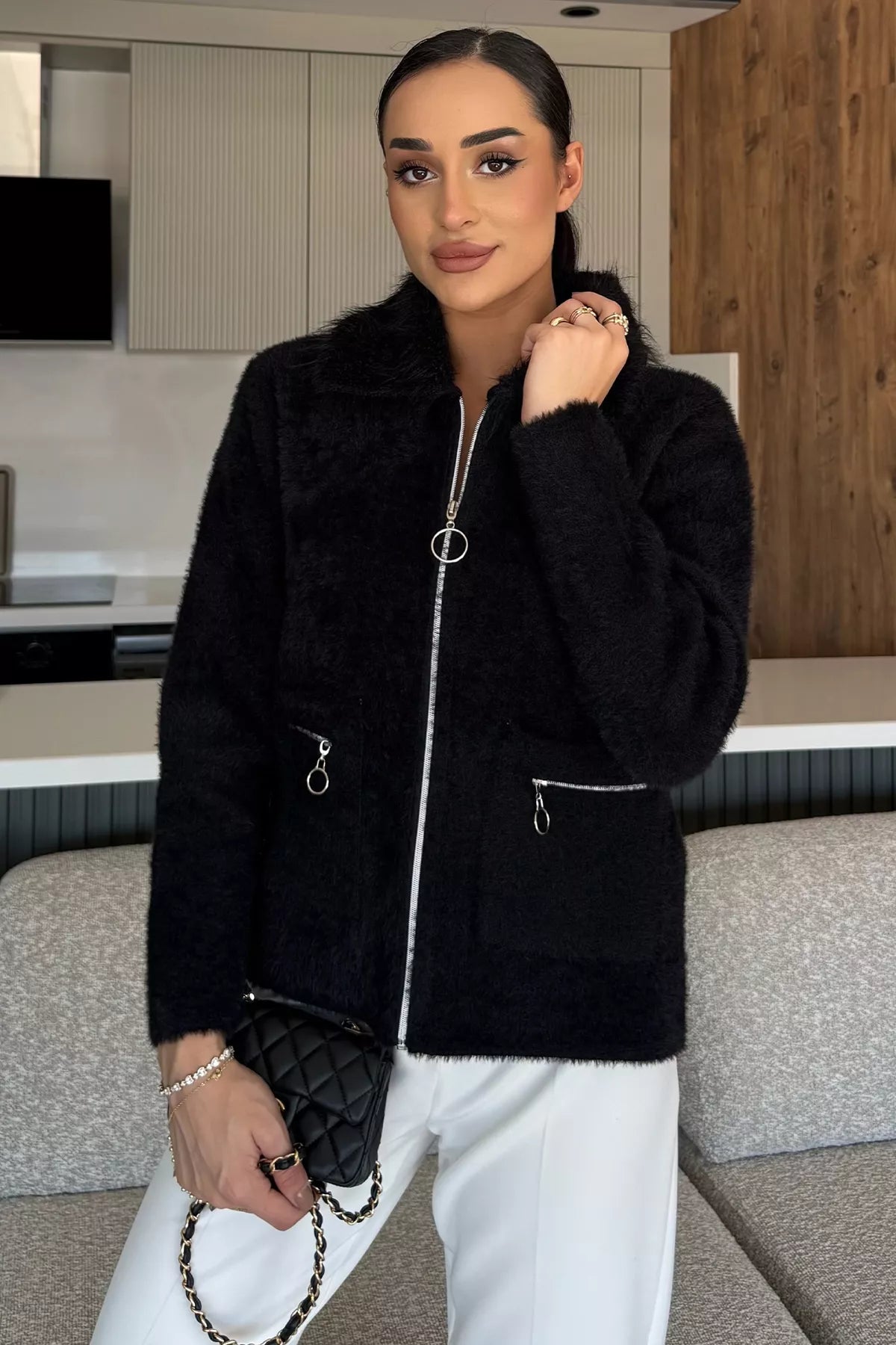 Kadın Peluş Yaka Çift Cepli Yumoş Triko Ceket