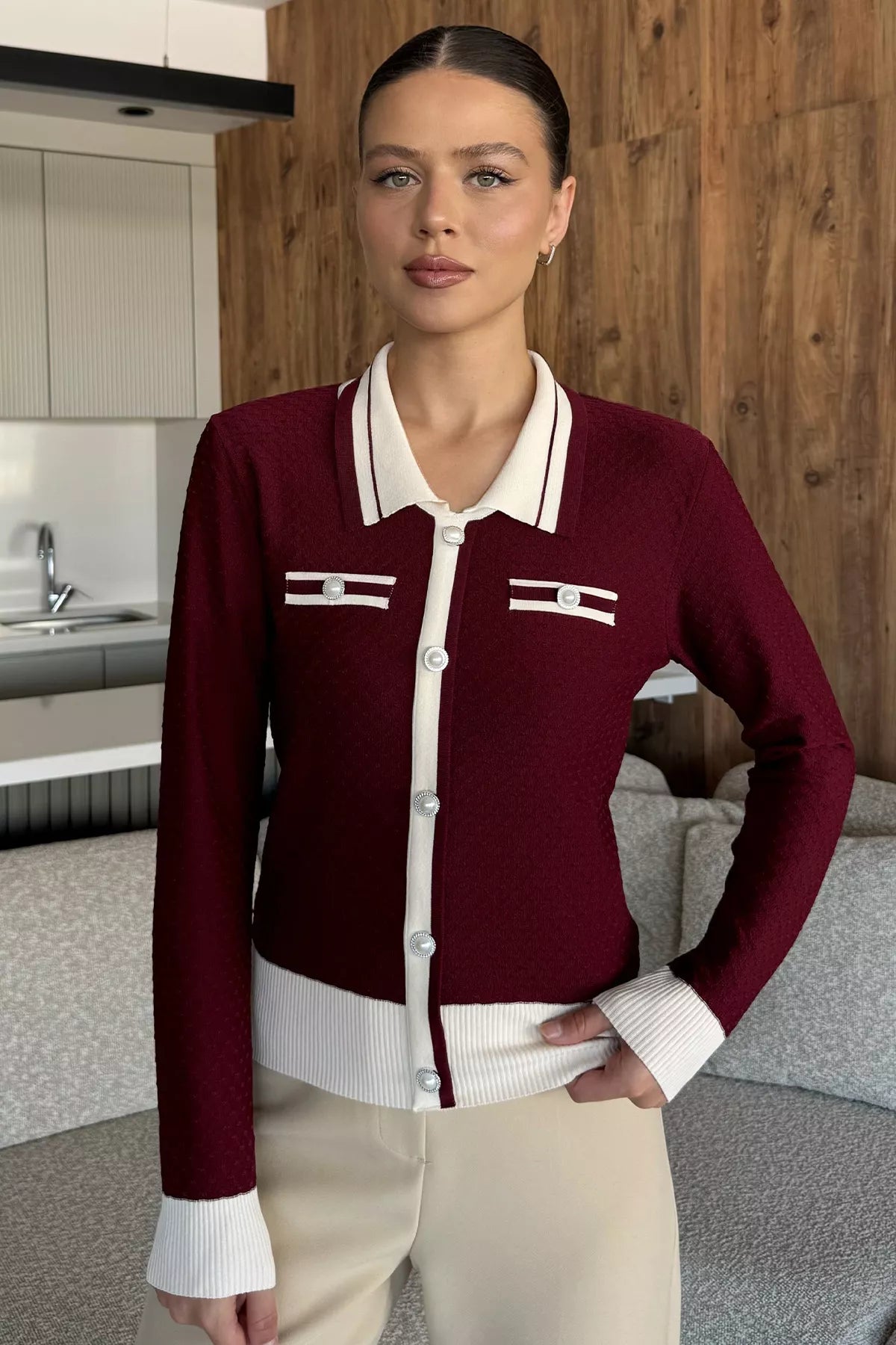 Kadın Polo Yaka İncili Düğme Detaylı Triko Hırka