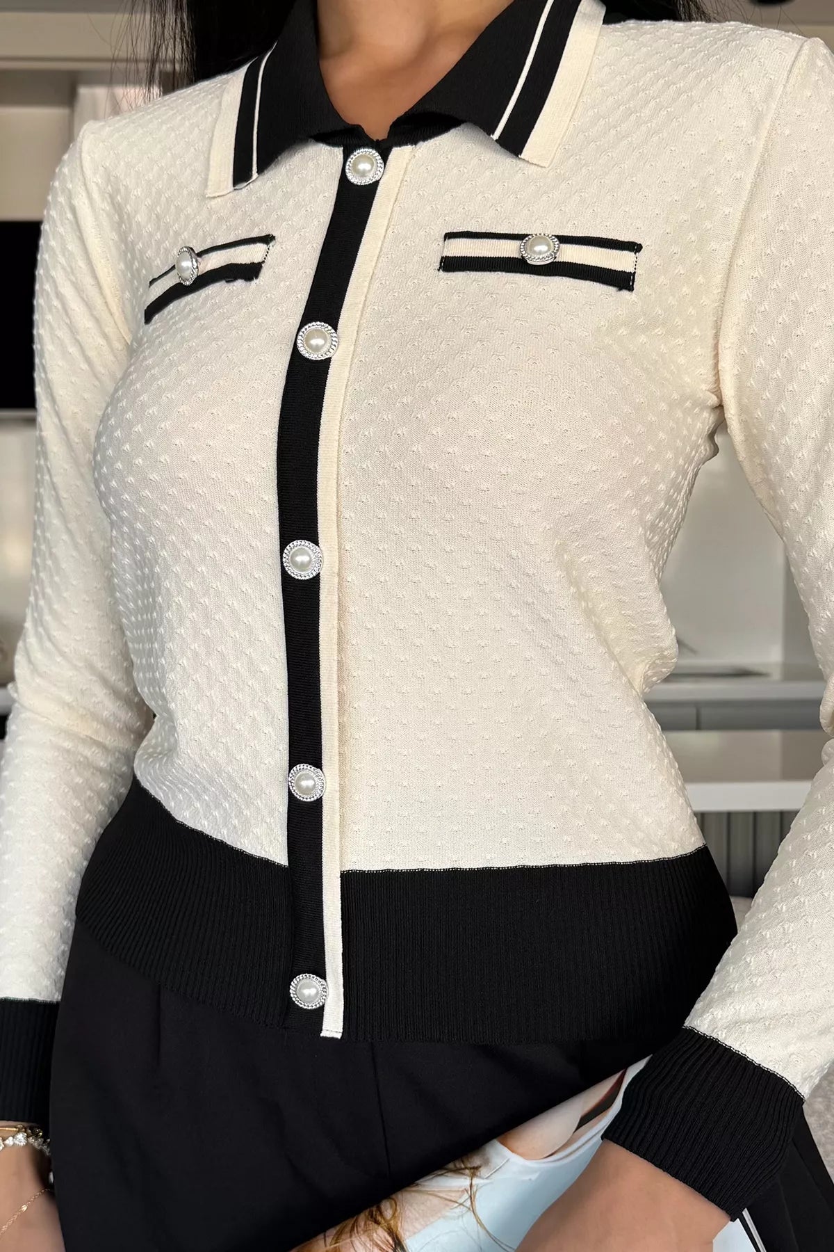 Kadın Polo Yaka İncili Düğme Detaylı Triko Hırka