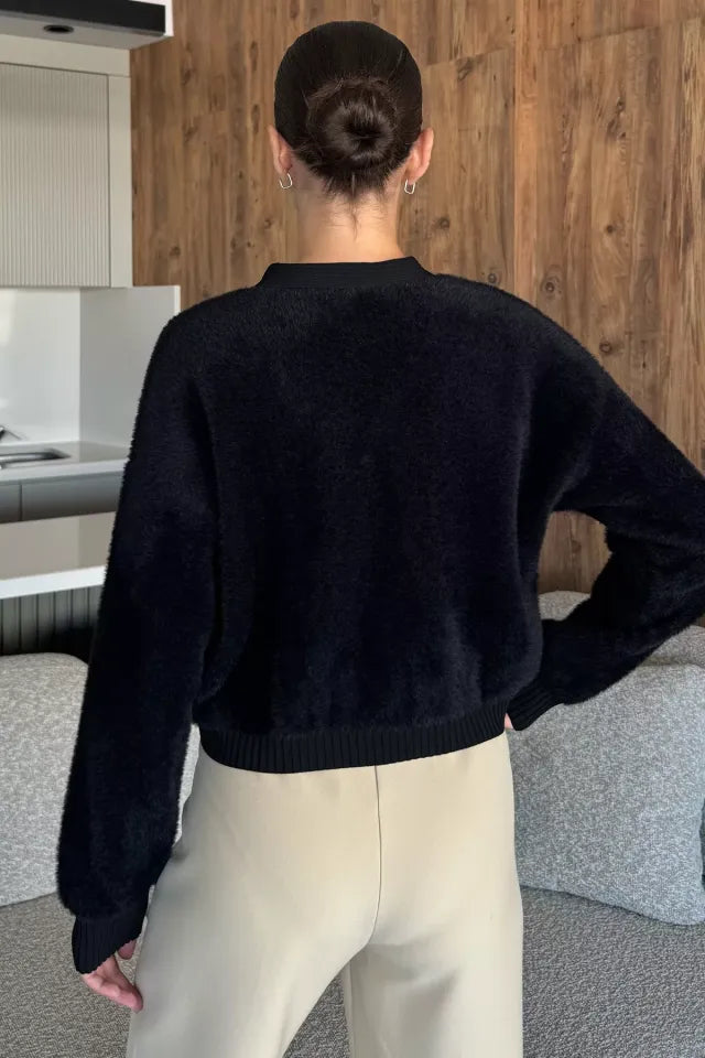 Kadın Taşlı Yumoş Triko Ceket