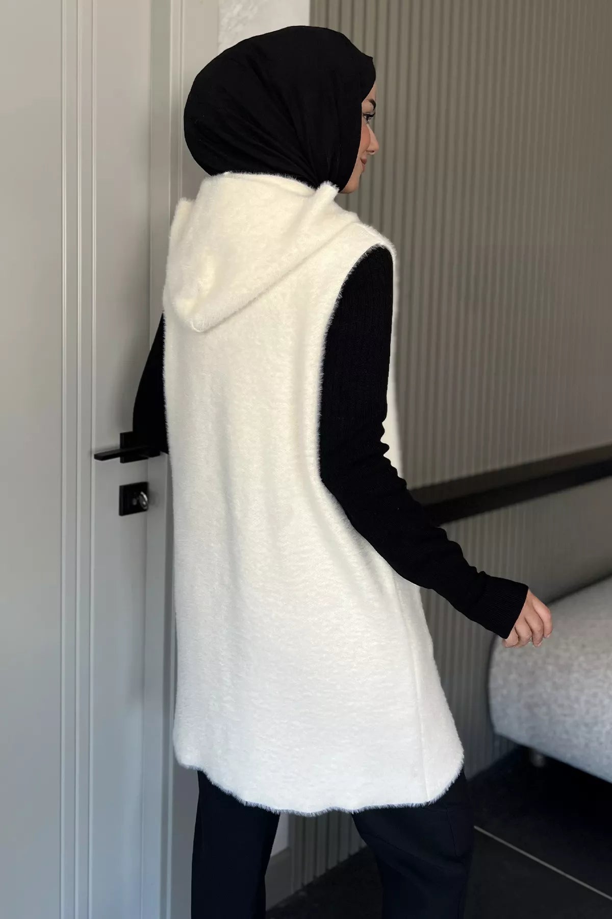 Kolsuz Fermuarlı Yumoş Tesettür Triko Yelek