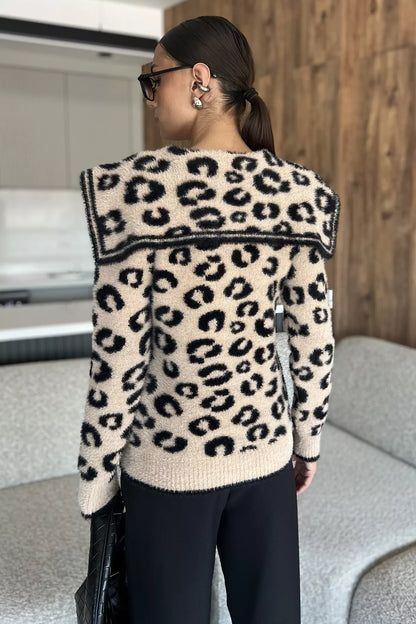 Leopar Desenli Şardonlu Triko Ceket