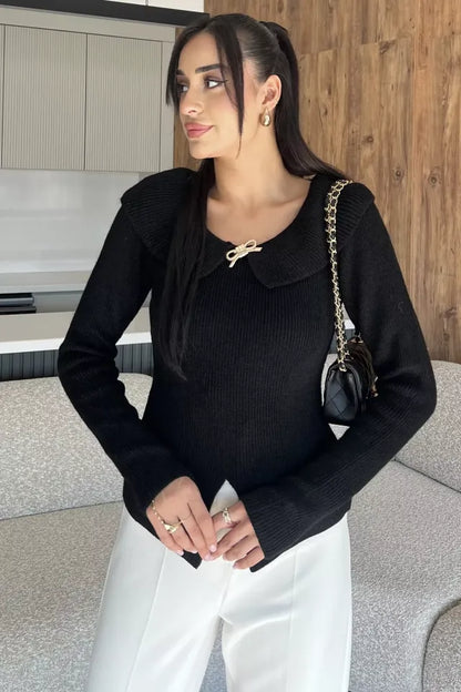 Ön Broşlu Bel Yırtmaçlı Triko Bluz