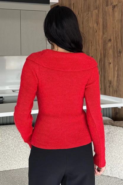 Ön Broşlu Bel Yırtmaçlı Triko Bluz