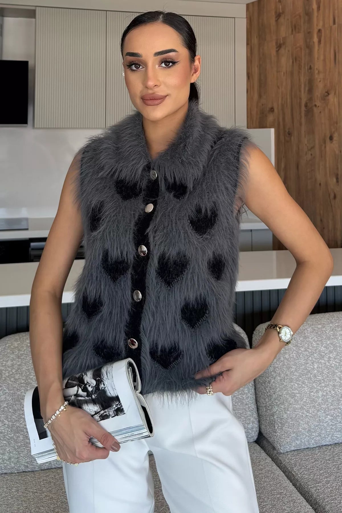 Sakallı Kalpli Kadın Triko Yelek