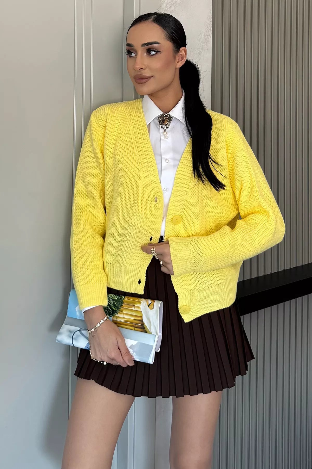 V Yaka Ön Düğmeli Kadın Örme Triko Hırka